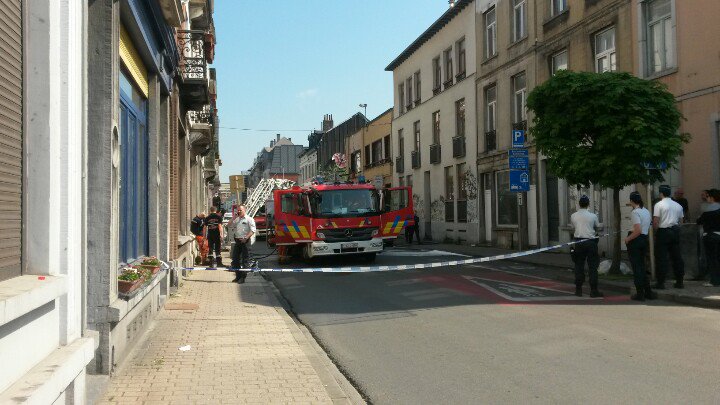Brand in Graystraat. Verkeer en bus 59 omgeleid tss Zwemkunst en Forte De Marni.  #Elsene