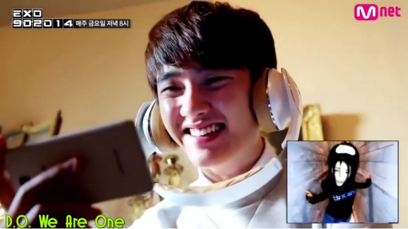 booboopengu's tweet image. How to wear headphone feat. Kyungsoo