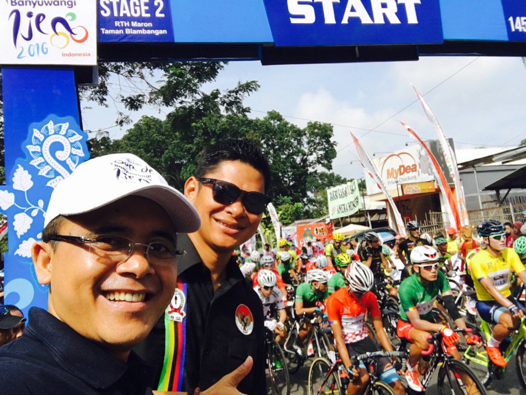 AzwarAnas_A3's tweet photo. Otw Grand watudodol, pembrangkatan Stage-3, International Tour de Banyuwangi Ijen https://t.co/vbBVerokN2
