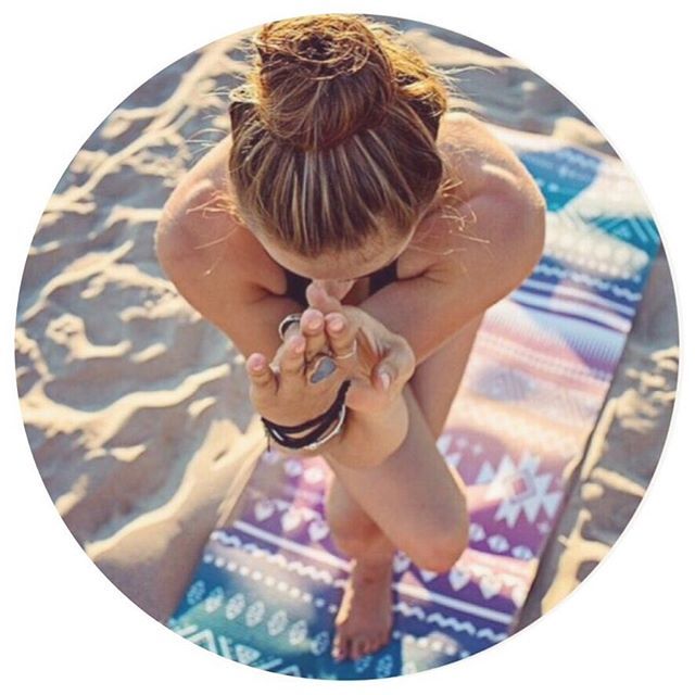 Yogaplanetuk's tweet photo. Aztec design print by #vagabondgoods 🙏☀️🏖💖
#yoga #yogamat #yogi #design #art #fitness #zen #meditation #beach https://t.co/kdmsMGwGOH