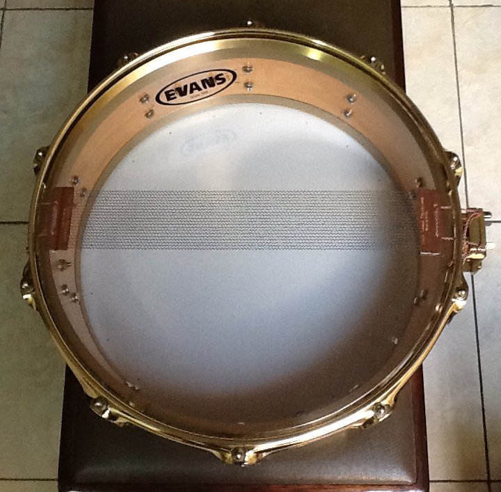 DW EDGE GOLD CUSTOM 14"x5,5"
made in USA-from NAMM 🇺🇸
WA-082134555315
<a href="/drumseller/">DrumSeller</a> <a href="/Drumplus/">Drum Lessons Plus</a> <a href="/DrumNiaga/">Drum Niaga</a> <a href="/drum_market/">drummarketindonesia</a>