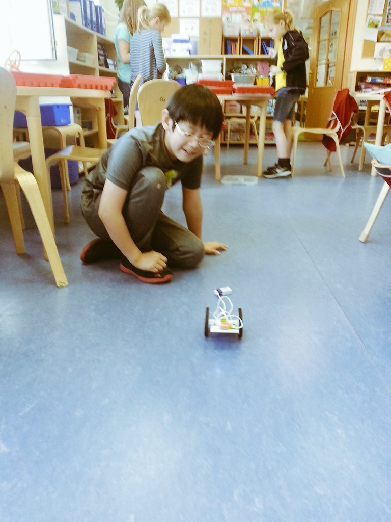 JacobOrt1's tweet photo. experimenting with grade 4's energy unit and #littlebits #psikiev a self propelled car with led light https://t.co/K6RAhyxBSJ