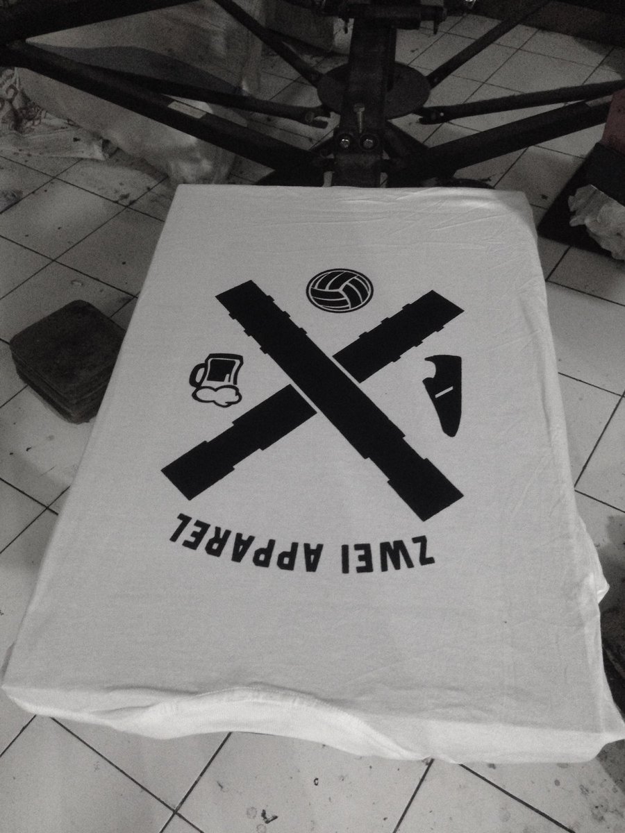 ZweiApparel tweet media