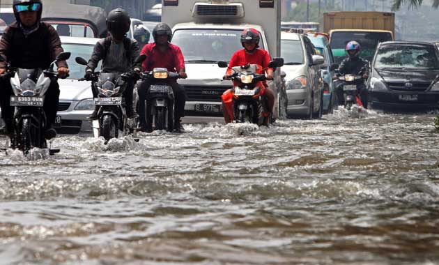 INDIKA9160FM's tweet photo. Apakah Banjir Jakarta Akibat Sabotase? #SoundsOfJakarta https://t.co/3kMy5j0tJ5 https://t.co/iZflEIwpXm