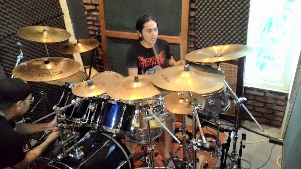 Set Drum <a href="/AdhytiaPerkasa/">Adhytia Perkasa</a> recording Album siksakubur #SK8 di <a href="/NadaMusika/">Nada Musika Studio</a> surabaya