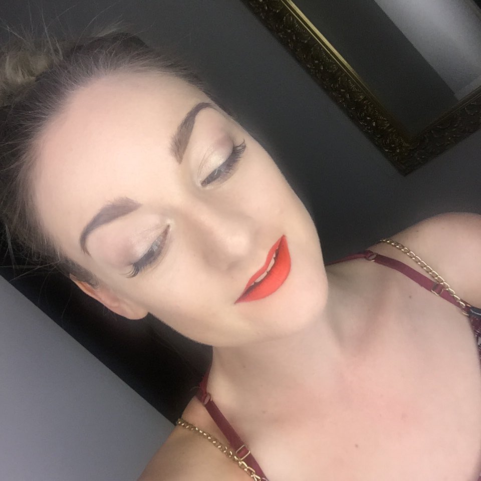 LaurenVSchaefer's tweet photo. The @LashPerfect event at the @LashBar last night was fabulous! Thanks so much for having me, I love my #lashes 💋 https://t.co/VH6NE7YXtM