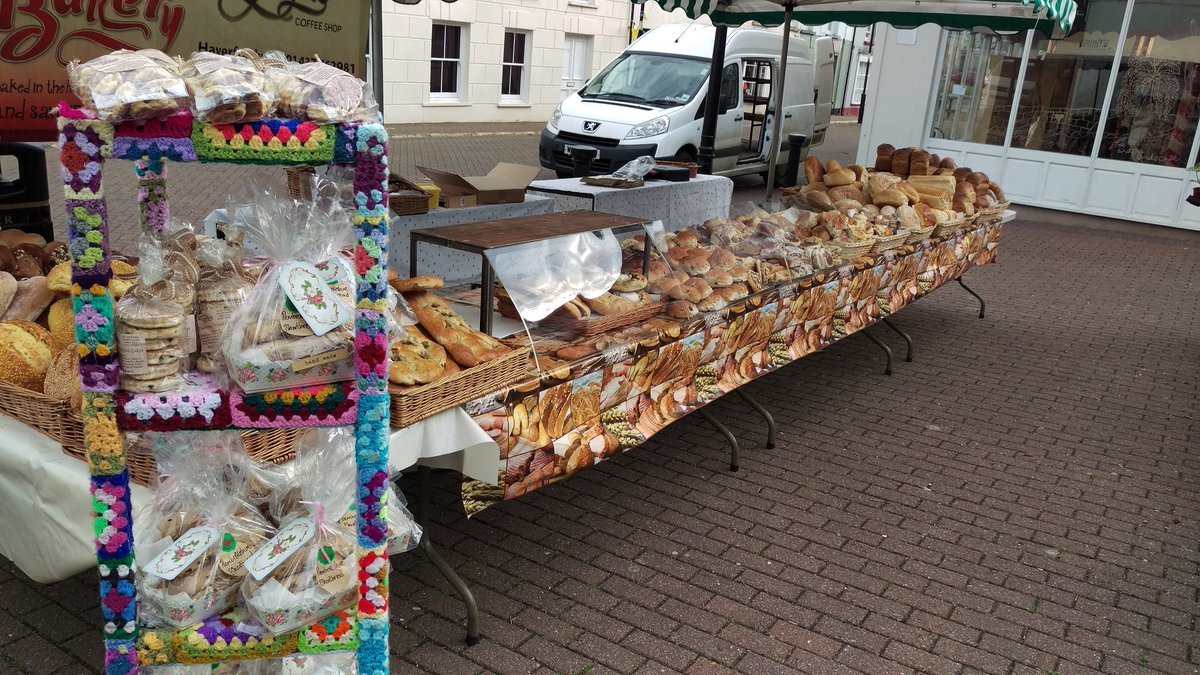 Jalapeno &amp; cheddar scones at hwest farmers market now. :)