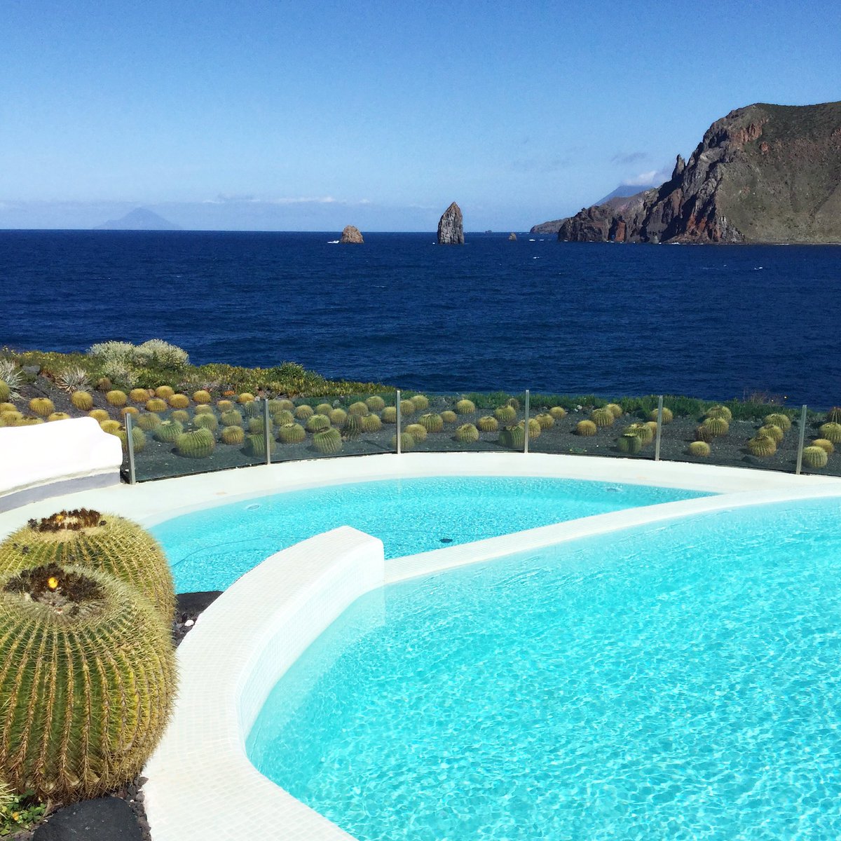 Buongiorno da qui 😍 Grazie <a href="/TherasiaResort/">Therasia Resort</a> ❤️<a href="/iFoodit/">iFood</a> 
#Therasiaresort #ifoodit #TBnet #luxuryvulcano