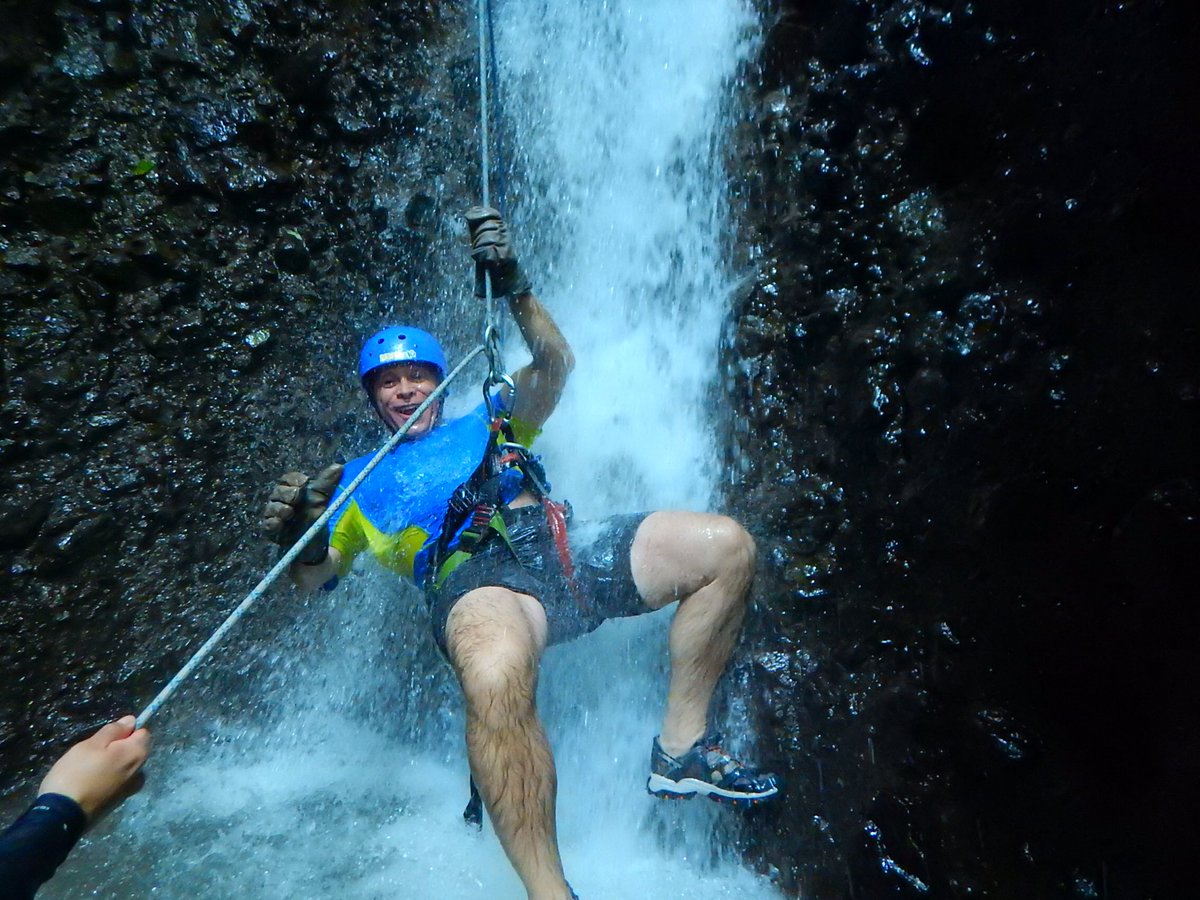 PureTrek's tweet photo. If Fridays were a picture... They'd look like this! πͺ #TGIF #FridayVibes #CostaRica #PureTrek #Canyoning #PuraVida https://t.co/MS2W41TlD2