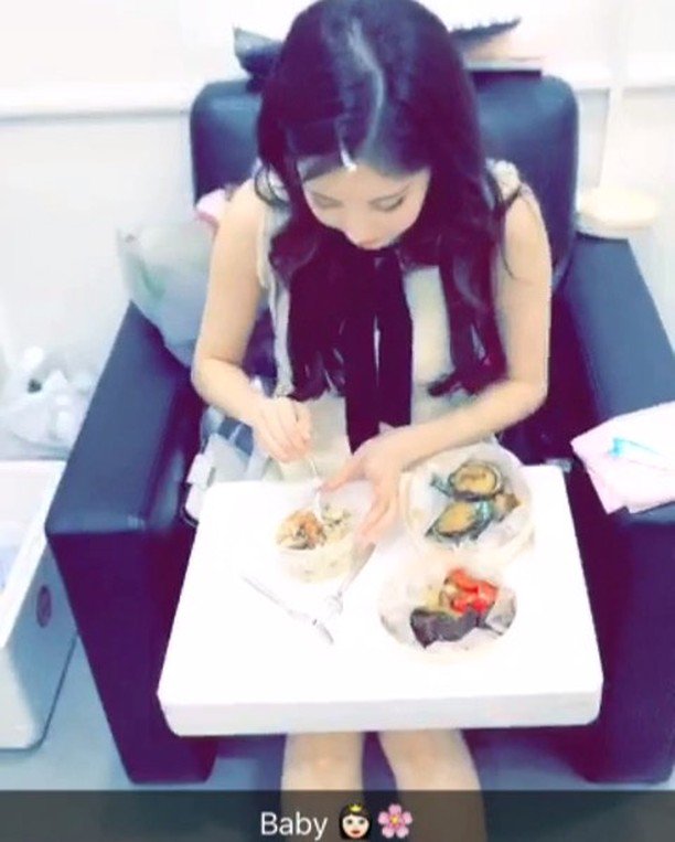 [INSTAGRAM VIDEO] xolovestephi: FRIYAY with my girls @/seojuhyun_s @/watasiwahyo 👶🏻👸🏼🌸 #… fany.soshistagram.com/p/BFVw7BxGOAJ