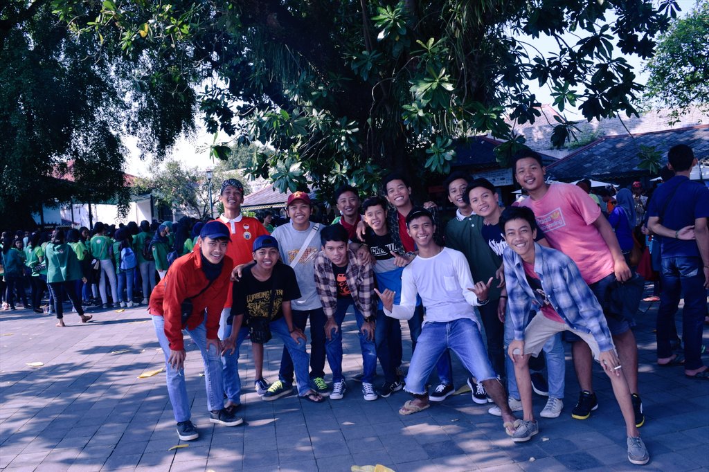 STMBhatrix1910's tweet photo. Dolan-dolan on tour kraton jogja #2016 https://t.co/FPPkHUgFlI