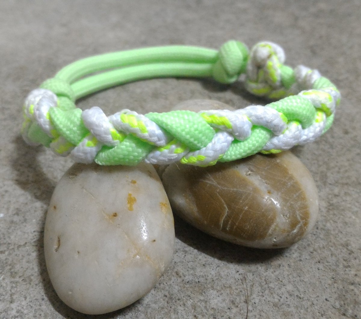 JrHandmade's tweet image. Strand Bracelet
√ Kontak Line / WA kami untuk pilihan warna

#bandung #gelang #gelangbandung #jualgelang #jualan