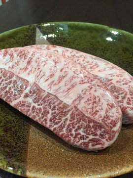 ChillDining's tweet image. 05月13日 17:22　本日仕入れた、黒毛和牛のミスジ！鉄板で上手く焼かせて頂きます！本日も27:00まで焼き倒します！ r.gnavi.co.jp/j5wz5p920000/