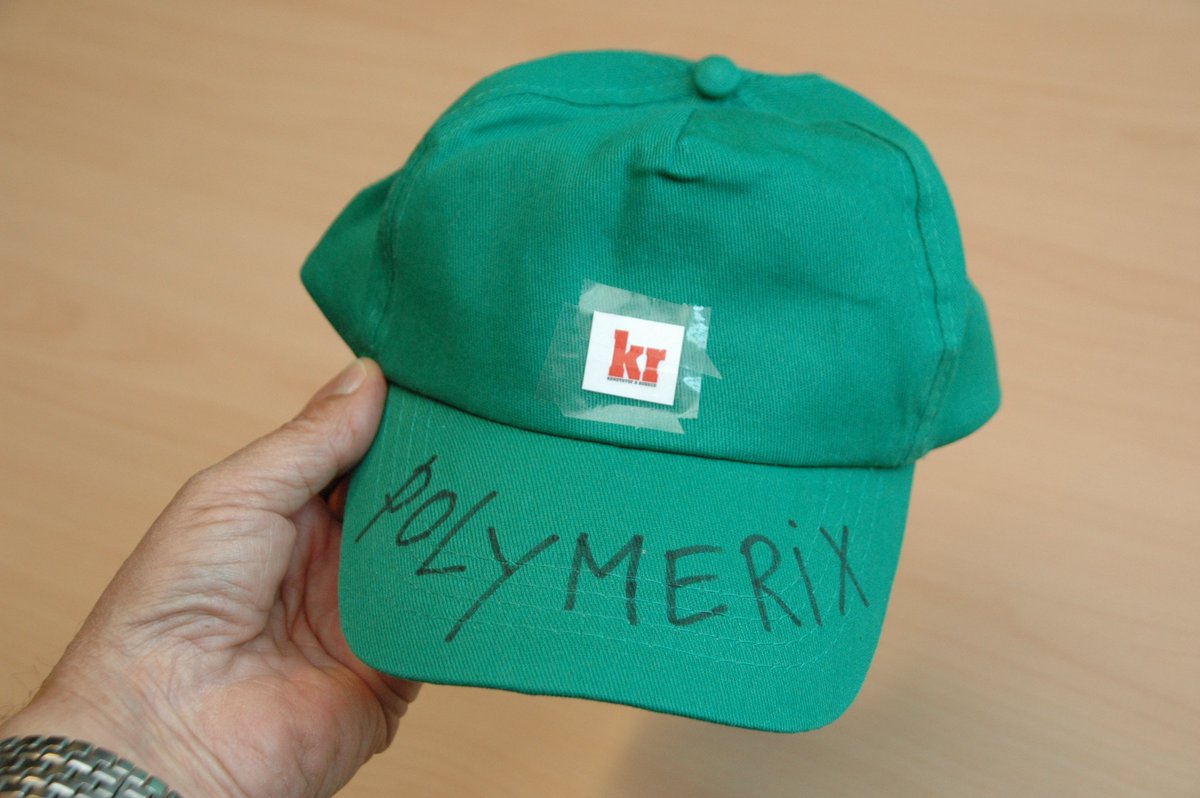 AM_Henk's tweet photo. Van collega's gekregen: nieuwe werkpet voor #kunststofenrubber met m'n nieuwe werknaam #asterixenobelix #polymerix https://t.co/jmFpS2fyBH