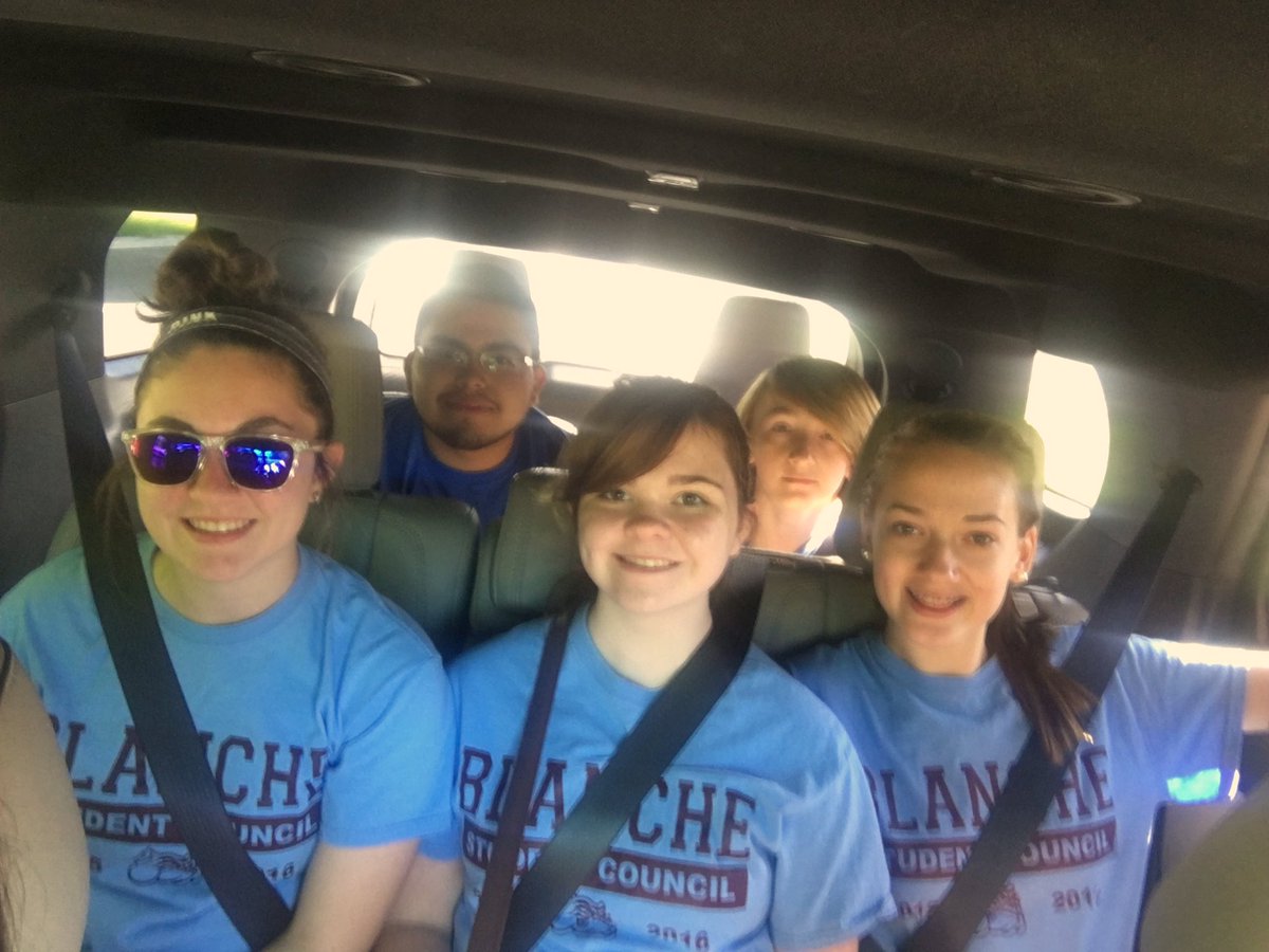 BlancheBulldogs's tweet image. Student Council takes on Lake Winnie! #Blanche_Bulldogs #PhysicsFirst #RidesLater @thesophiaposey