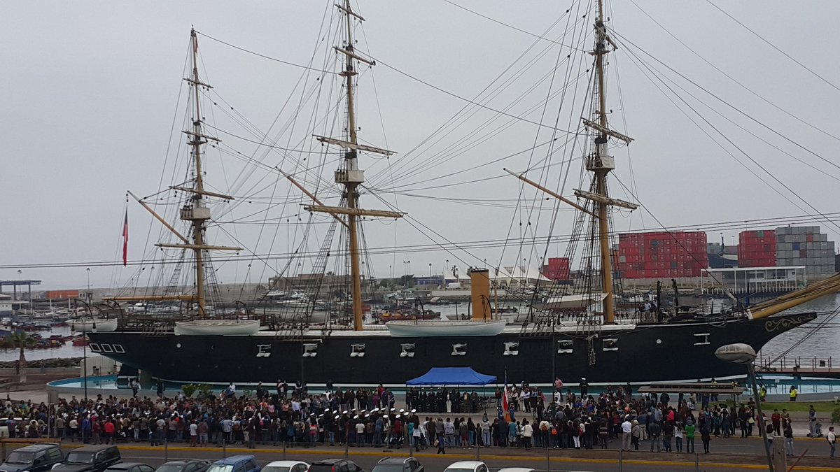 deslenguadoyque's tweet photo. @Armada_Chile estimados: las gitanas visitaban más seguido la Esmeralda q Uds y ahora hcen desfile ahí? Que descaro https://t.co/kOzVUc3MdH