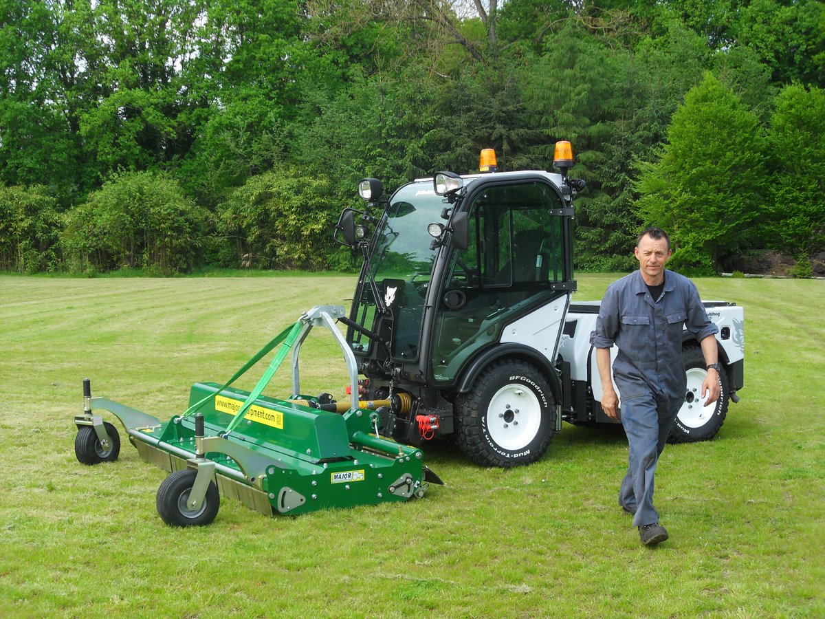 Marcel_Van_Dyck's tweet photo. @Multihog CX55 + @MajorEquipment MJ70 + @Marcel_Van_Dyck man power: great combo. https://t.co/tiGIX3bg5v