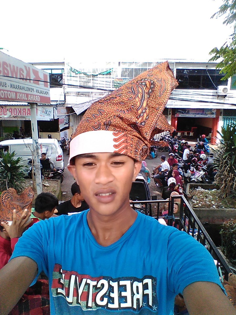 porea camba camba na' <a href="/DA3_Rafly/">Muh.Rafly Heriawan</a> RAFLY LIVE KONSER SOSMED