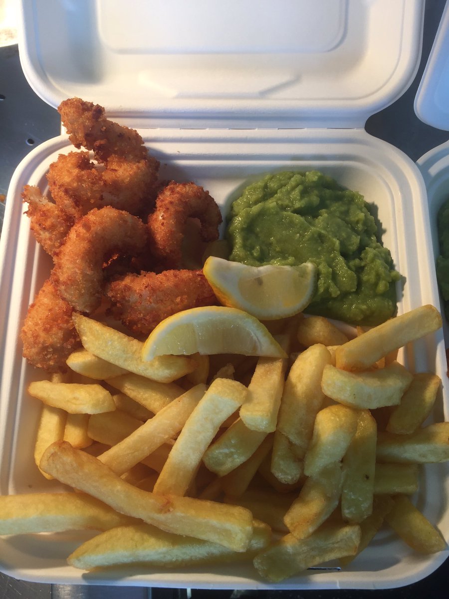 Yippee Summers here 🌞Time for fish &amp; chips al fresco.  Open all weekend in Rosscarbery #fishandchips