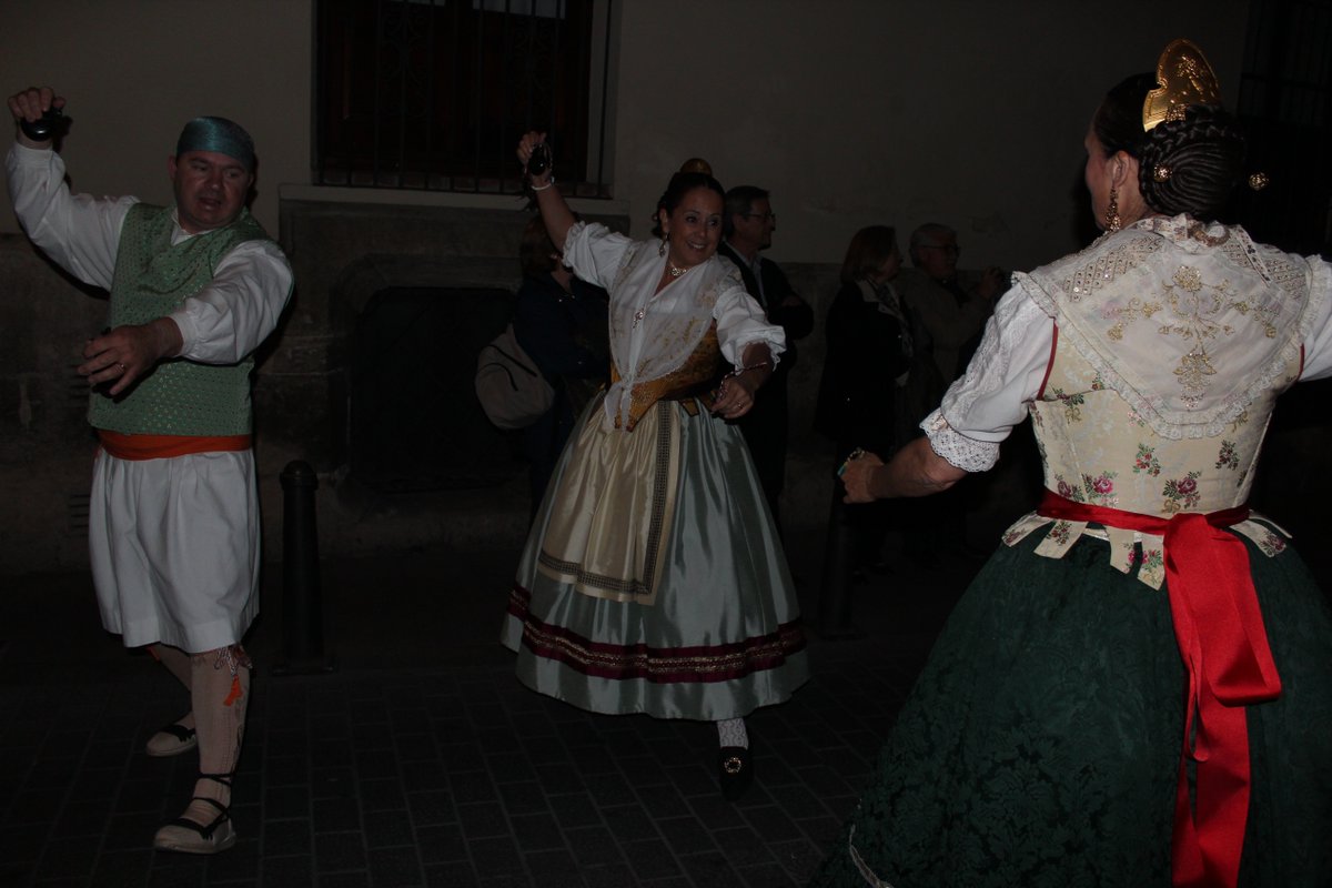 FallaEl48's tweet image. Nuestro grupo de baile participó en Les Danses de la Santa Creu que organiza cada año el @LoRatPenat1878