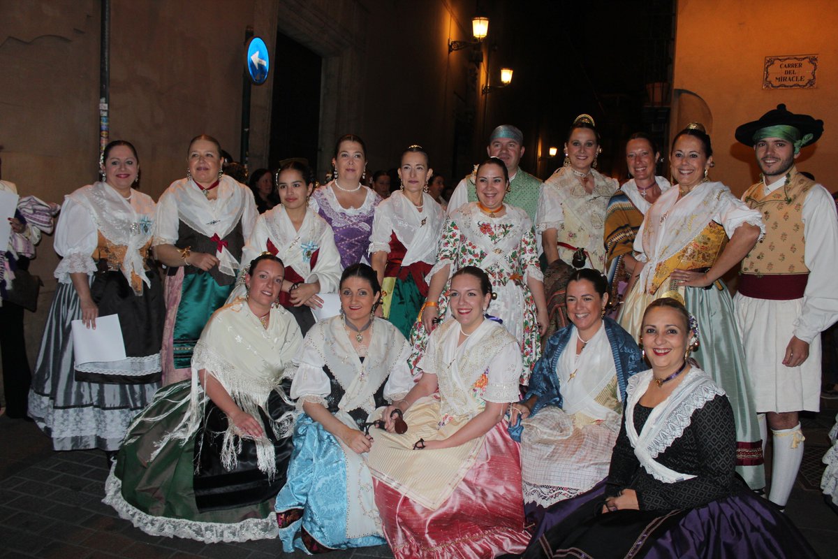 FallaEl48's tweet image. Nuestro grupo de baile participó en Les Danses de la Santa Creu que organiza cada año el @LoRatPenat1878