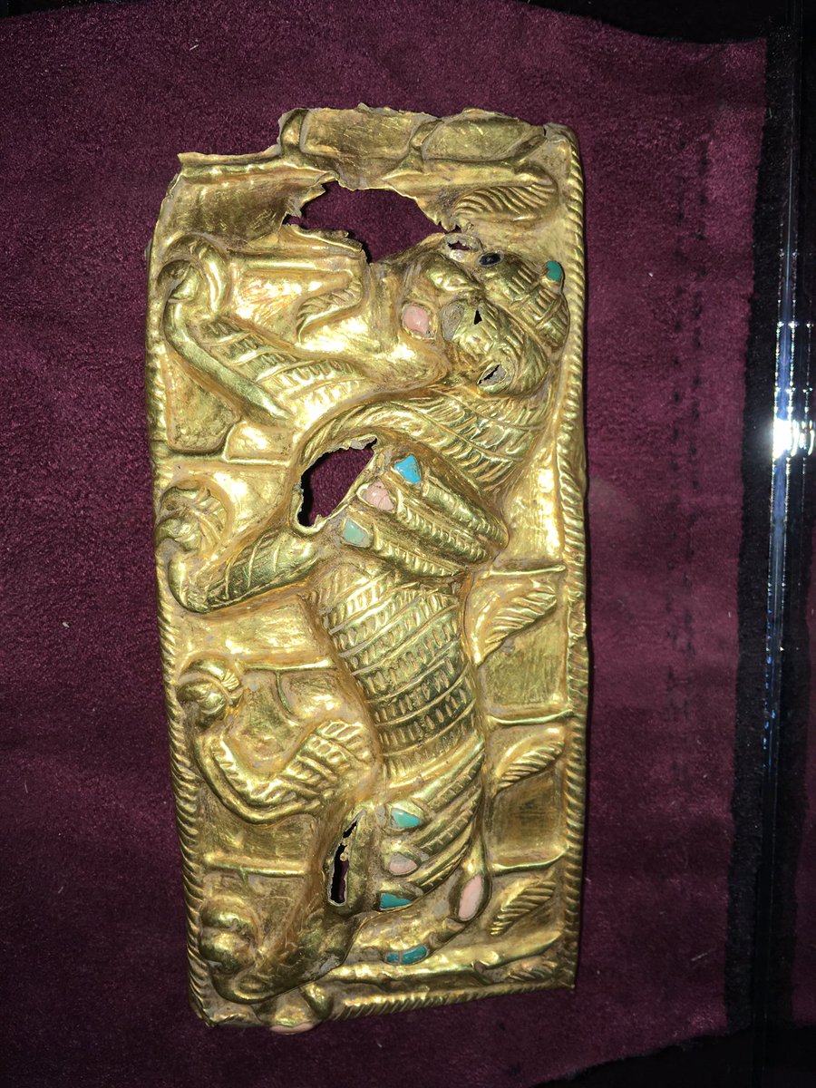 <a href="/Mon_Archaeology/">MONGOLIAN ARCHAEOLOGY (Монголын археологи)</a> <a href="/arlaikuun/">arlai</a> хүннү бүсний арал. Алтан бар, оюу, номин чимэгтэй гэж байгаа. Нүд нь хар өнгийн чулуу