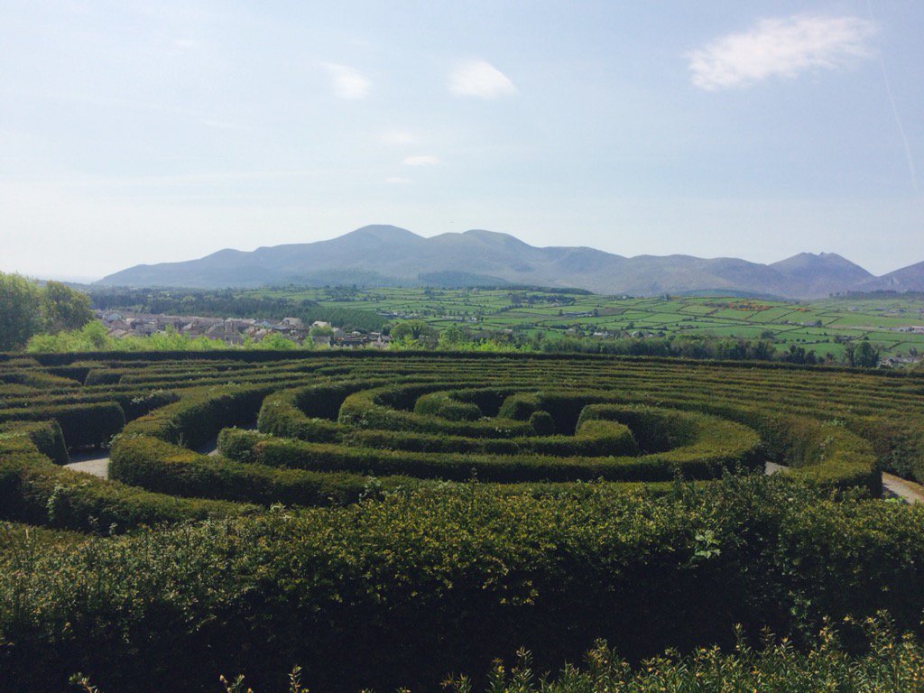 Killowentweets's tweet photo. #FIRSTBACK #Castlewellan #Peace #TreeMaze #Explorexcitexcel https://t.co/CU0fxfWw1f