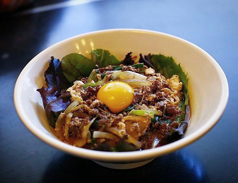 koreanfoodaebak's tweet photo. little_oinker: Beef bulgogi rice bowl with an egg.
#madforchicken #beef #bulgogi #rice #ricebowl #foodpics #food #β¦ https://t.co/o090RpEXRD