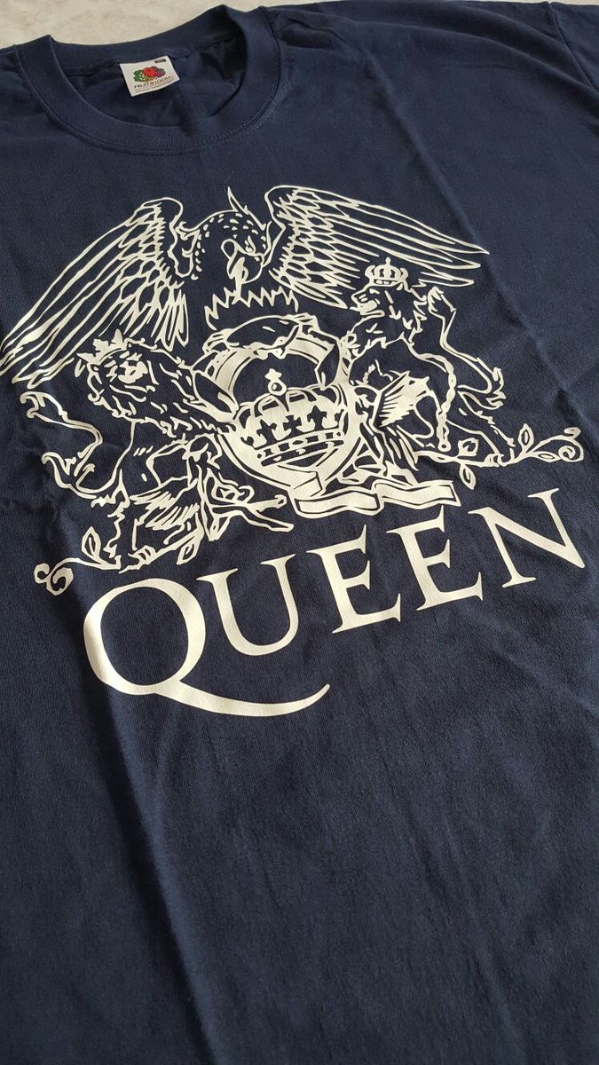 UppStudio's tweet image. ¿Eres fan de Queen? Sorteamos esta camiseta:

-Follow y RT a este Tweet
-Me Gusta en facebook.com/UppStudio

¡Dale!