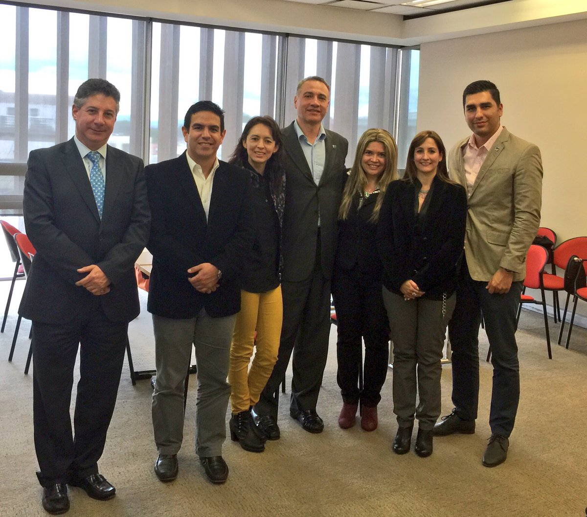 Caribetic's tweet photo. La Red de #ClustersTic trabajando en estrategias de articulación con @InnpulsaCol @HuaweiMobileCo @RedClusterCo https://t.co/8j4zvQIhsk