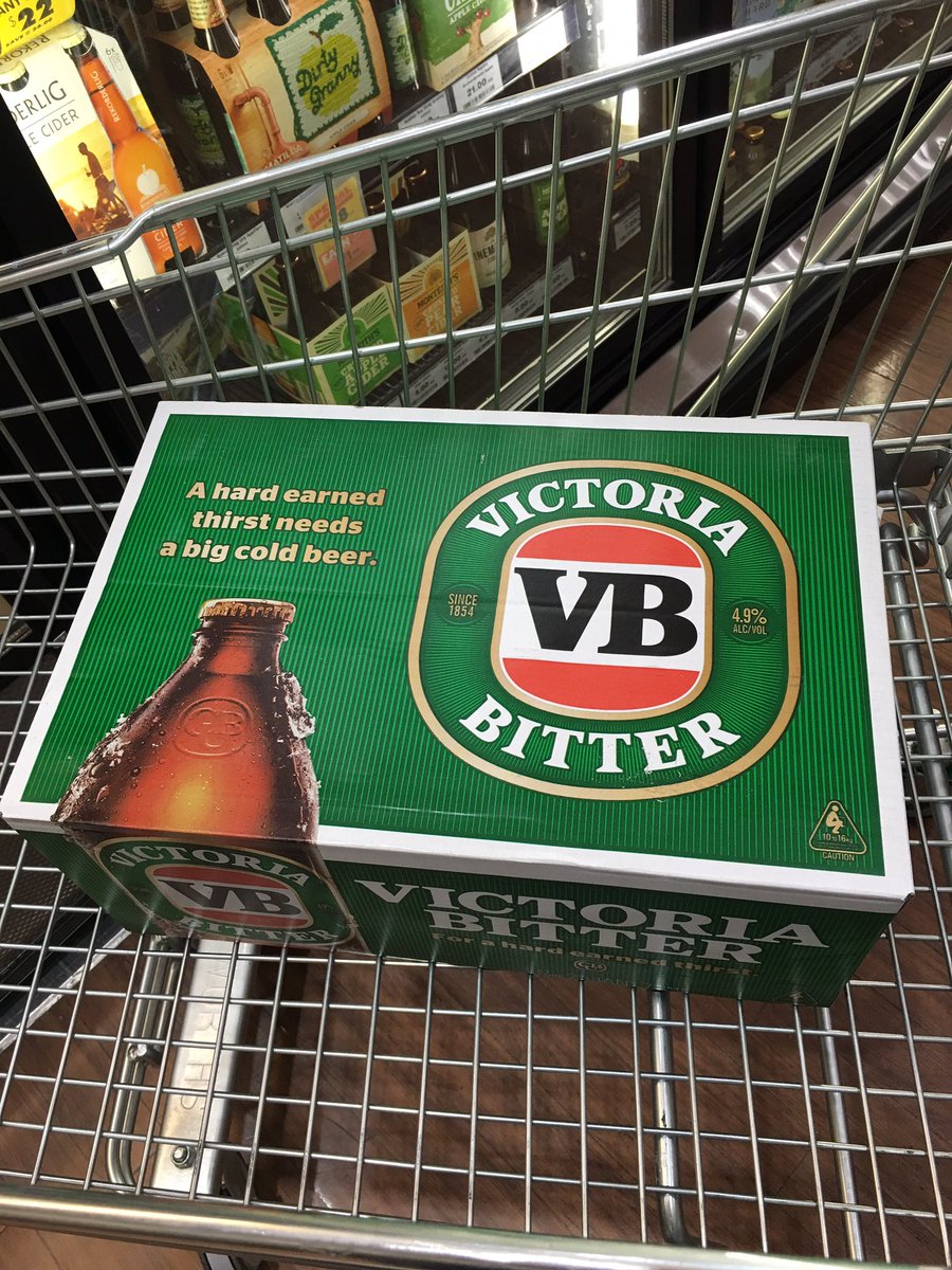 Jamie6Pi's tweet image. All I really need for Friday night footy! #AFLCrowsCats #workedhardforthis