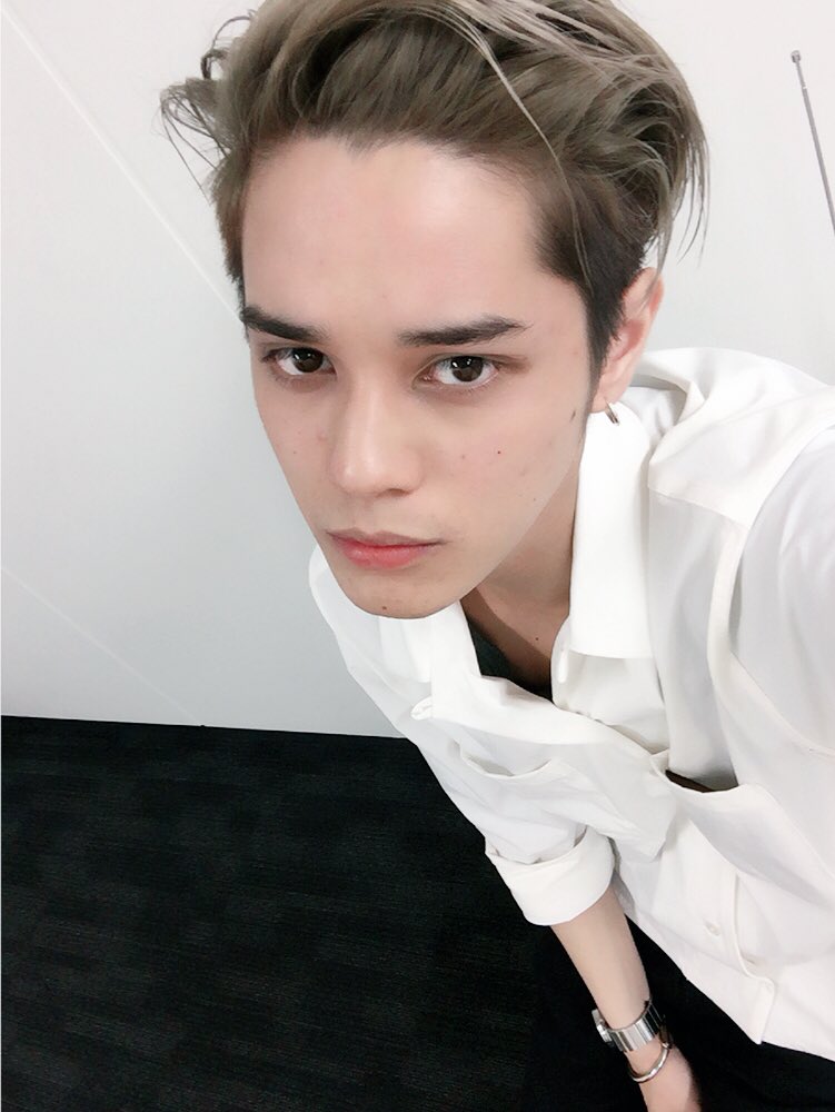 バトシン En Twitter オールバックで1日買い物してた これからリハ O バトシン En Twitter オールバックで1日買い物してた これからリハ O