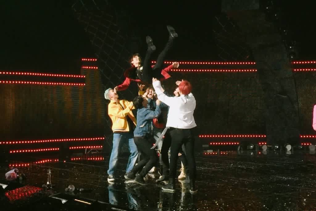 MAI89011643's tweet image. あー微笑ましい♡♡
#일본ARMY #FIRE2ndWin 
 #방탄소년단    #BTS