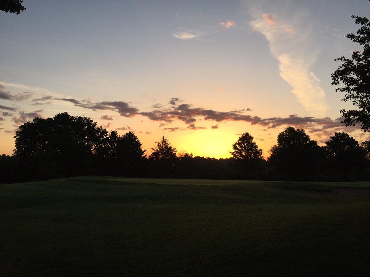 centlinksgolf's tweet photo. Rise and grind, men. The Kansas City Match Play Championship is here #KCGolf #KCMatchPlay @swopememorialgc https://t.co/MstEd5cLSy