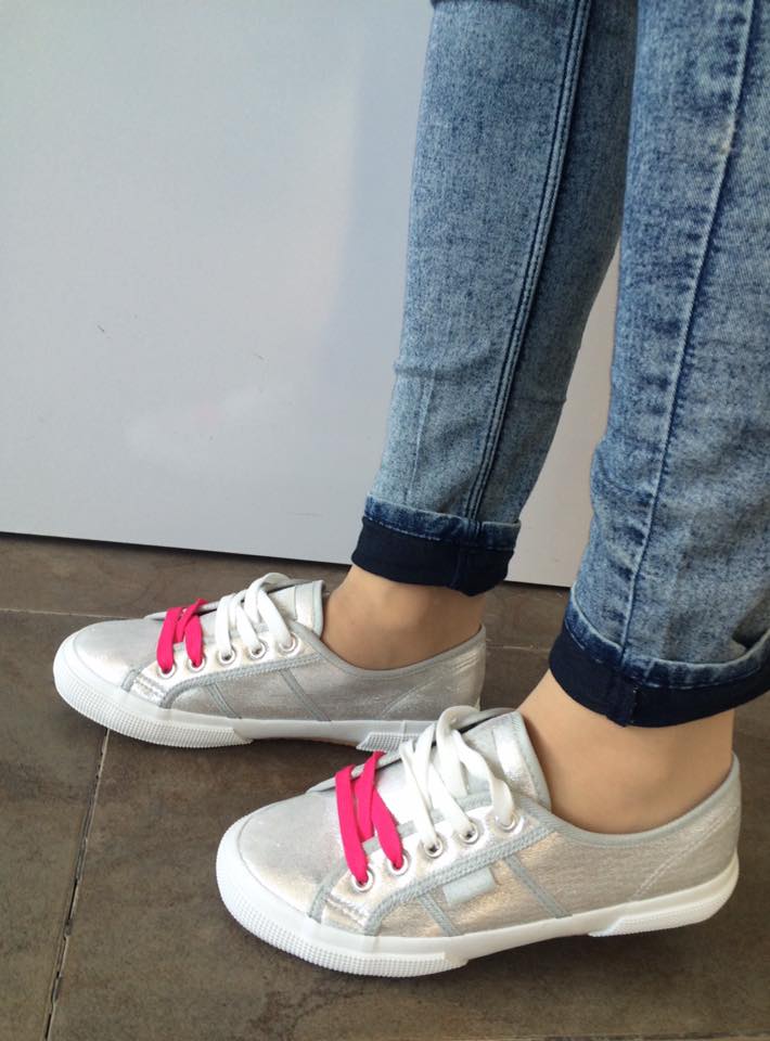 Nuevas zapatillas metalizadas recién llegadas!! Participa en nuestro sorteo entrando en: facebook.com/Tacones-Soul-1…