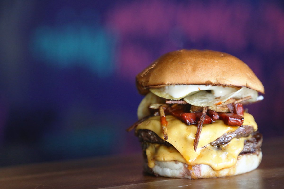 AlmostFamousGN's tweet photo. 🌞🍻 🍔 FREE FOOD &amp; DRINKS FOR TWO!!! 🍔 🍻 🌞 RT &amp; LIKE THE PAGE TO WIN. The Weekend's only gone and bloody begun!!! https://t.co/92dCpM4oIG