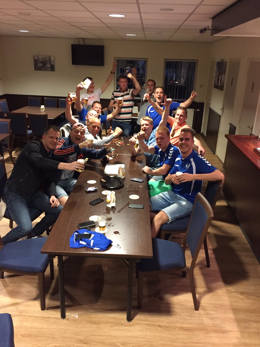 Gisteren 3 pnt gepakt en daardoor 2e geworden in de competitie dus spelen voor promotie! Goede teamprestatie <a href="/VVEEXT/">VV EEXT</a>