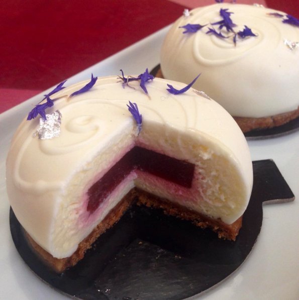 #foudepatisserieboutique vous avez aimé le cheesecake cassis de <a href="/JONATHANBLOT/">JONATHAN BLOT</a> vous adorerez celui à la passion !