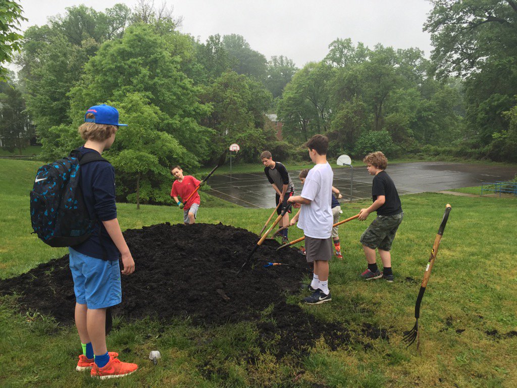 Working hard to serve the community! #LoveHB #HBWCommunityDay