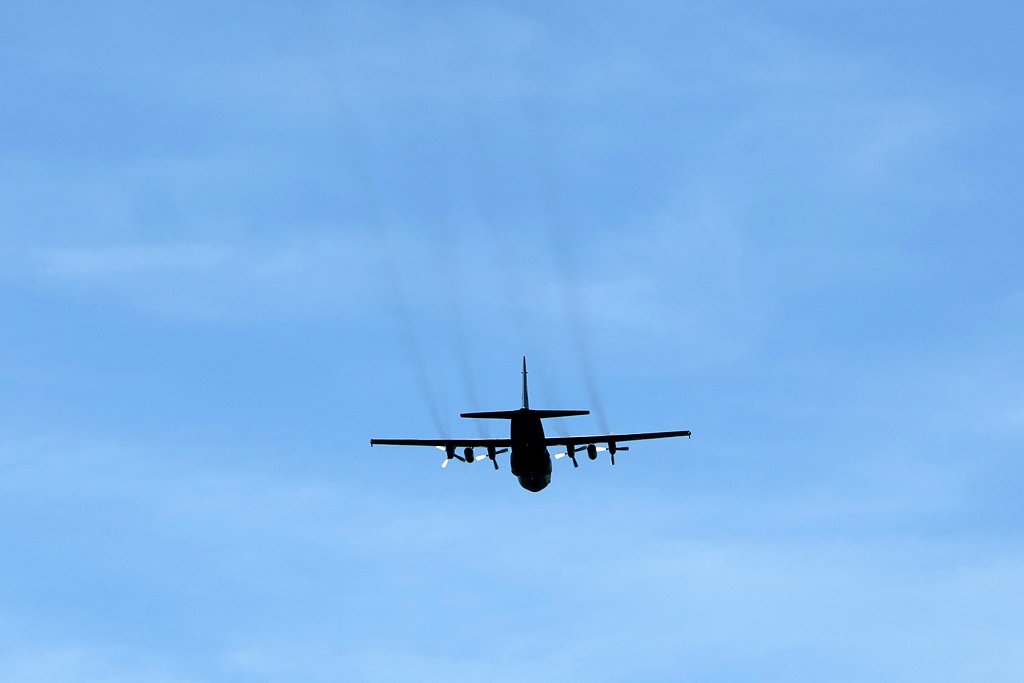 alextijdover's tweet photo. @radartwente En dan ook nog zo laag... (Bijna) recht over m'n huis... #naf75 Nog wel de kont kunnen fotograferen. https://t.co/YAQ3rwPKtd