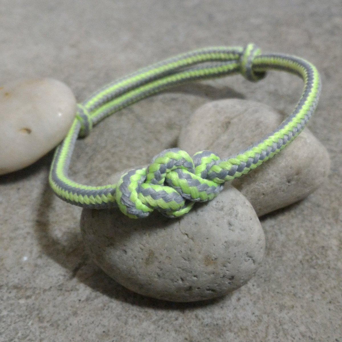 JrHandmade's tweet image. Eternity Bracelet
√ Kontak Line / WA kami untuk pilihan warna

#bandung #gelangbandung #gelang #gelangmurah #jualan