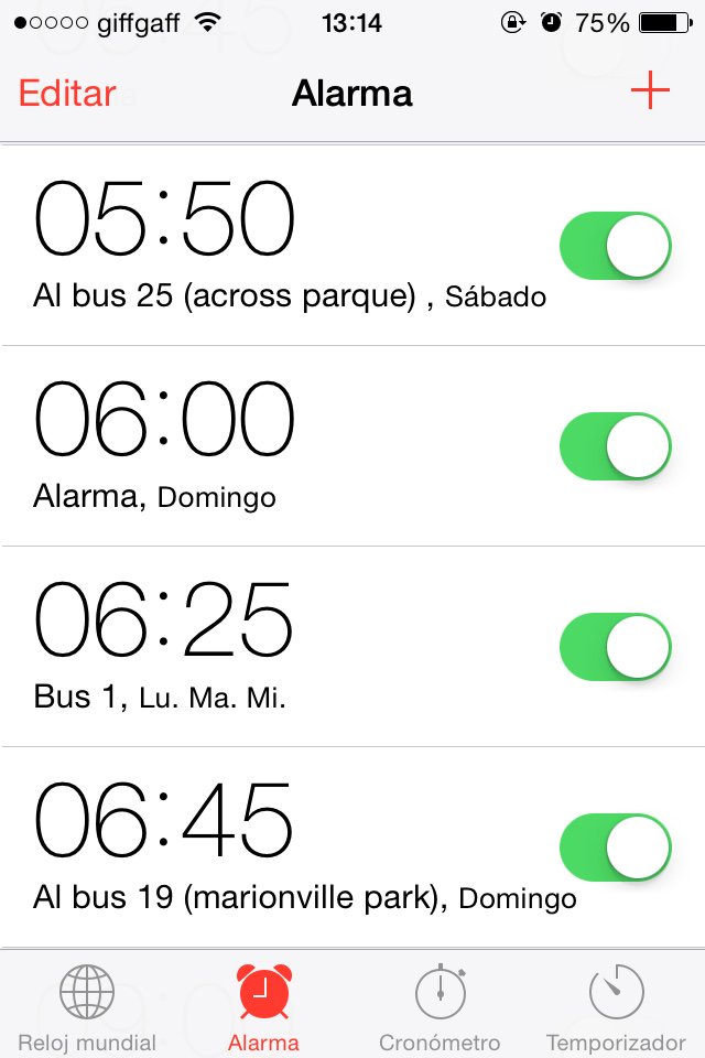 laublam's tweet photo. Cuando mi vida es poner alarmas para despertarme, salir de casa y saber dónde ir porque a esas horas no eres persona https://t.co/SXE2z05rRO