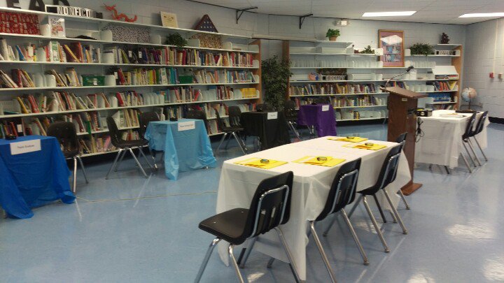 Limona_MC's tweet photo. We're ready for the Battle! #LimonaRocks #hubofschool https://t.co/OhM2kpcej8