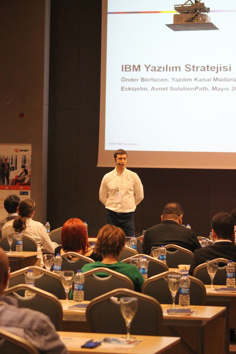 TechDataTR's tweet photo. @IBMTurk #Software Kanal Mรผdรผrรผ รnder Bรถrtรผcen 2016 IBM Software stratejisinden bahsediyor #SolutionPath. https://t.co/BLJhWBt6uf