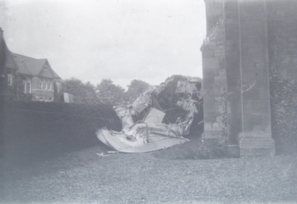 OundleArchive's tweet photo. @ConnectOundle Looking for any info on plane or pilot that crashed in the Work House at #Oundle in 1918 #WW1 #RFC https://t.co/1Z4H6JiIwy