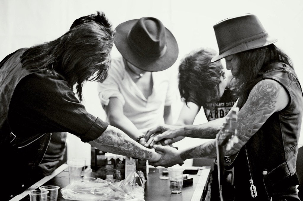 hey you! besok 14/5 /rif - Soundsation akan manggung di lap. parkir carefour groserindo bekasi timur jam 21.30