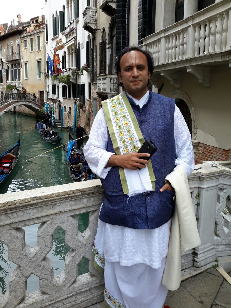 PushtiparivarUk's tweet photo. Aapshree at venice during global #pushtiparivar cruise https://t.co/dRBLdvESI1
