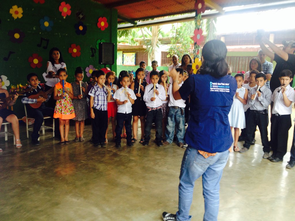 ModSILoyola's tweet image. Nuestro Concierto del Día de las Madres 12/05. Flauta Dulce y Cuatro. Escuela San Ignacio de Loyola @Yulyannrabert
