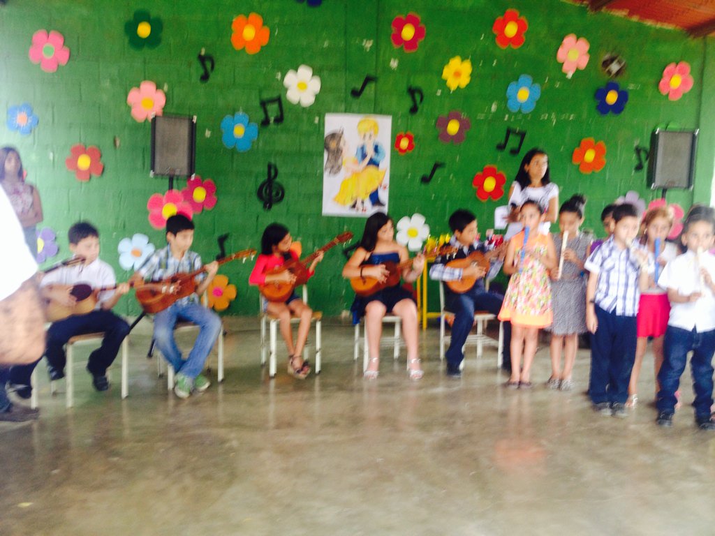 ModSILoyola's tweet image. Nuestro Concierto del Día de las Madres 12/05. Flauta Dulce y Cuatro. Escuela San Ignacio de Loyola @Yulyannrabert