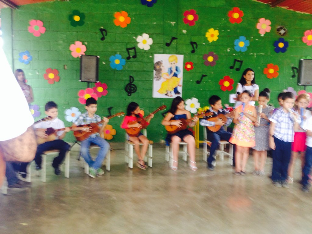 ModSILoyola's tweet image. Nuestro Concierto del Día de las Madres 12/05. Flauta Dulce y Cuatro. Escuela San Ignacio de Loyola @Yulyannrabert